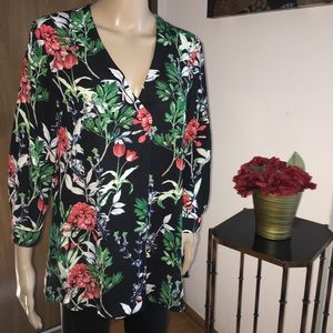 💜Rose & Olive Bold Floral Print Shirt💜
